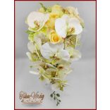 Pasztell sárga rózsás - zöldes-fehér orchideás - zöld hortenziával díszített menyasszonyi örök-csokor 
