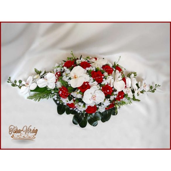 Piros rózsás-fehér orchideás örök-asztaldísz 