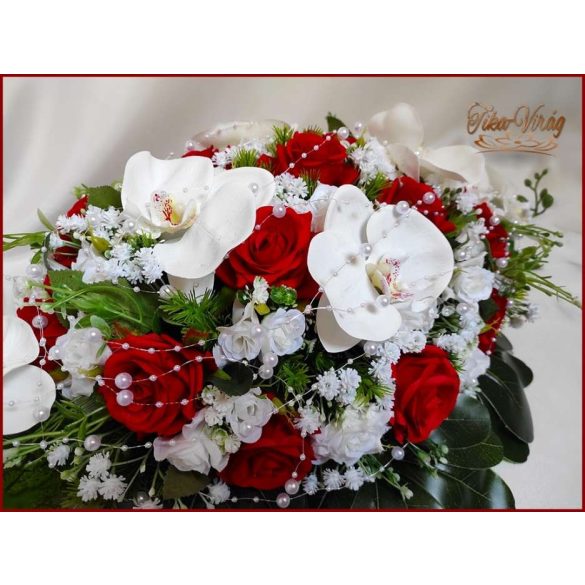 Piros rózsás-fehér orchideás örök-asztaldísz 