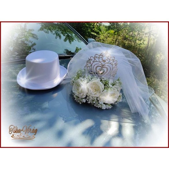 Szívek királynője Autódísz. Koronával és Fehér Cilinderrel díszített autódísz 