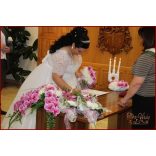 Lila orchideás- fehér rózsás örök asztaldísz 