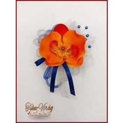   Narancssárga orchidea ezüst és párizskék díszítésű női kitűző 