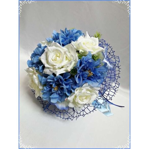 Tört-fehér rózsás- kék azáleás örök-csokor 