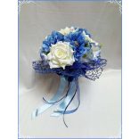 Tört-fehér rózsás- kék azáleás örök-csokor 