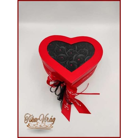 Piros ablakos szív dobozba rejtett 18 szál fekete szappanrózsát 