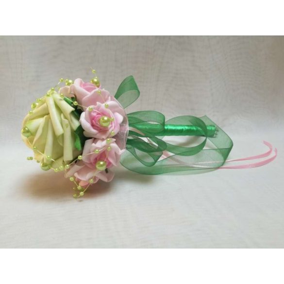 Zöld-rózsaszín dobó, koszorúslány vagy köszöntő örök-csokor 