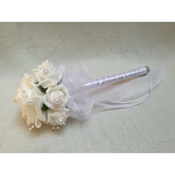 Fehér dobó, koszorúslány vagy köszöntő örök-csokor 