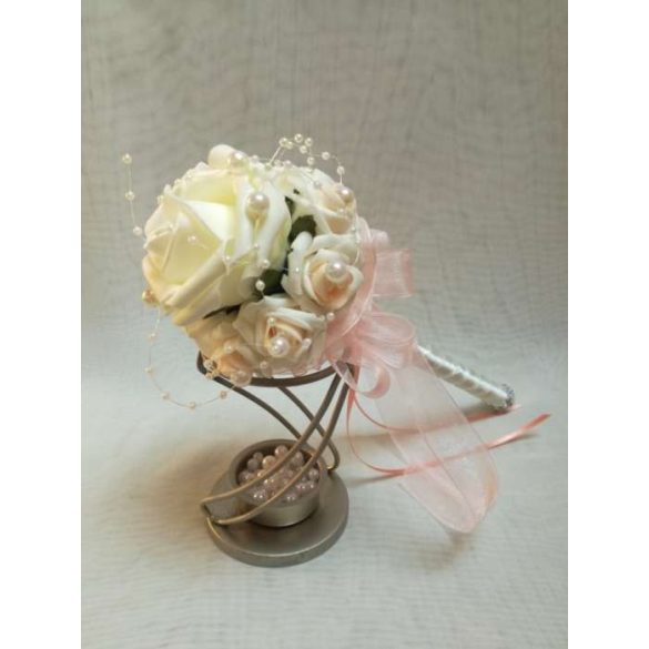 Ekrü-barack dobó, koszorúslány vagy köszöntő örök-csokor 