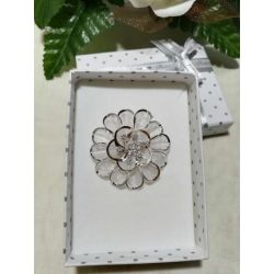 Brosstű Díszdobozban Virág 