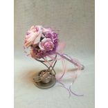 Rózsaszín-lila dobó, koszorúslány vagy köszöntő örök-csokor 