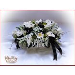 Fehér kálás sírdísz 