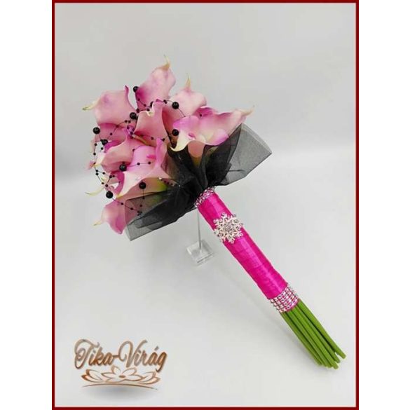 24 virágos Lila Kála örök-csokor fekete-pink díszítéssel 