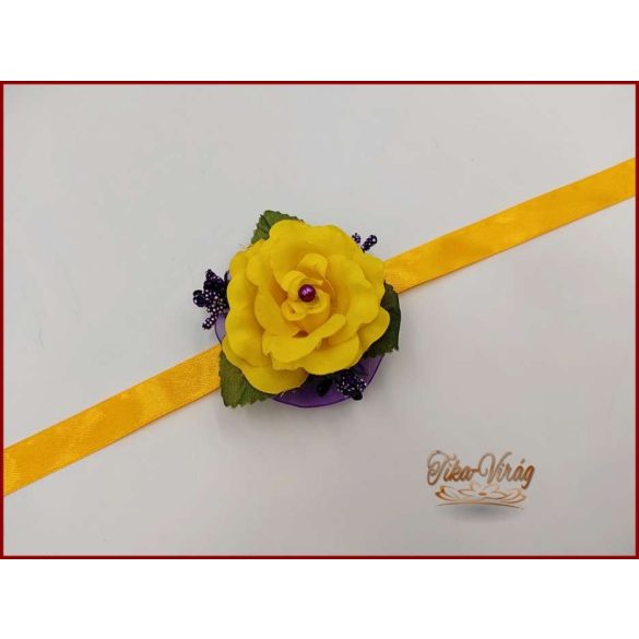 Sárga rózsa- lila díszítésű csuklódísz 