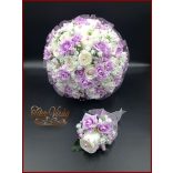 25 SZÁLAS FEHÉR RÓZSÁS-LILA RÓZSÁVAL DÍSZÍTETT ÖRÖK-CSOKOR+kitűzővel 