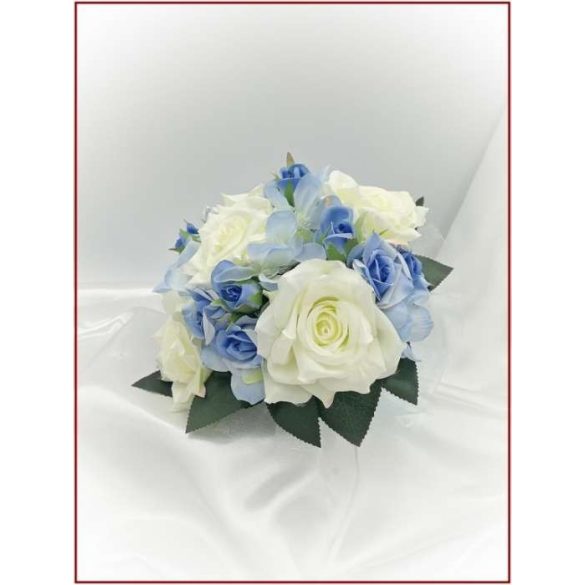 Tört-fehér rózsás-kék díszítésű örök-csokor 