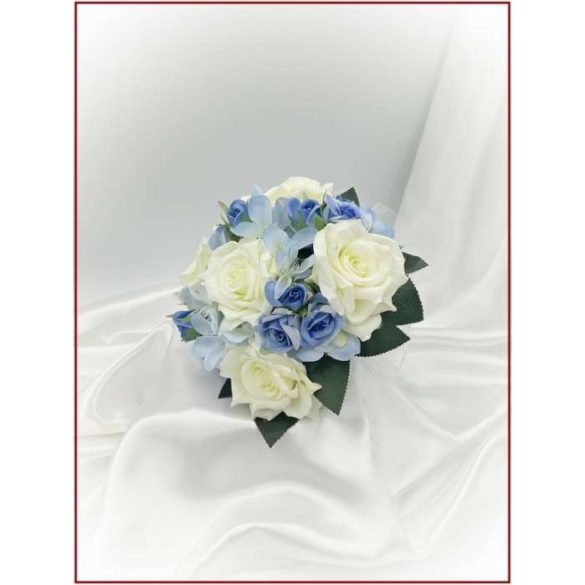 Tört-fehér rózsás-kék díszítésű örök-csokor 