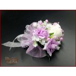 Fehér rózsás-lila rózsával díszített kitűző, bokréta 