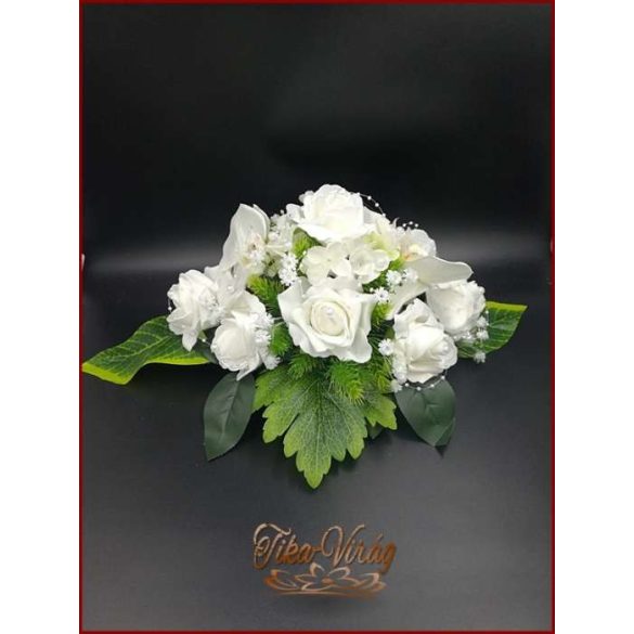 Fehér orchideás-rózsás asztaldísz 