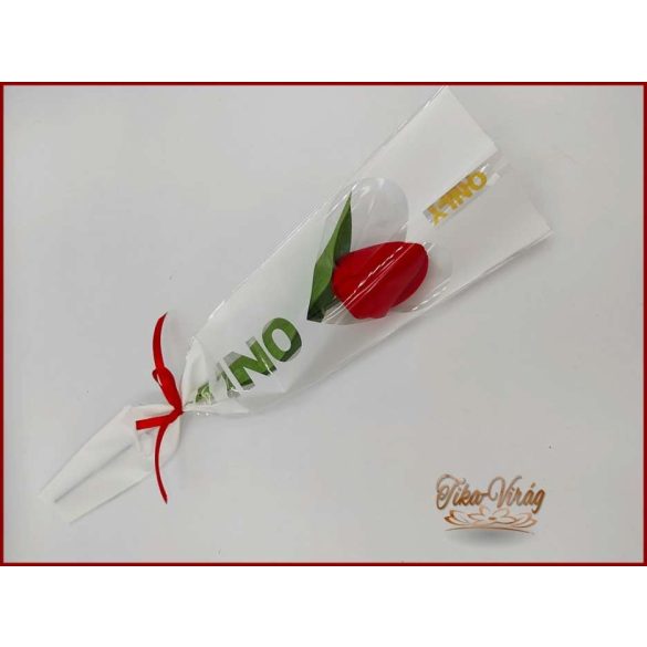 Piros színű szappan tulipán díszcsomagolásban 