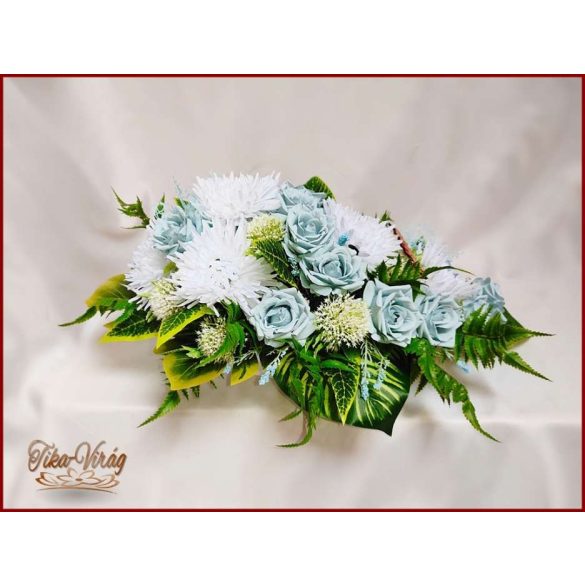 Virágtál Jég-kék rózsák és Fehér Krizantémok 