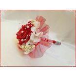 Piros rózsás-fehér hortenziás koszorúslány, dobó vagy köszöntő örök-csokor 