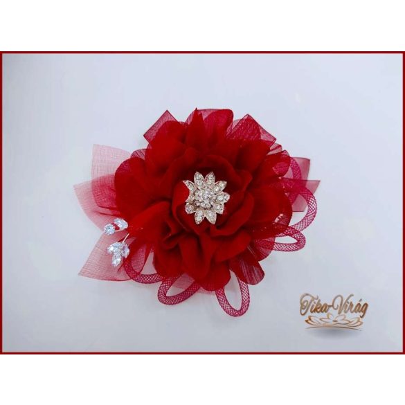 Bordó színű csuklódísz, cirkónium kövekkel díszített, strasszos karkötőn 