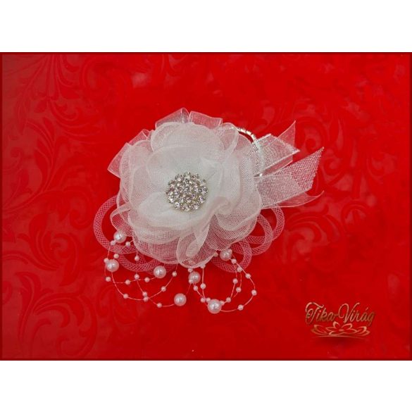 Fehér színű csuklódísz strasszos karkötőn 