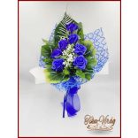 7 szál királykék szappan-rózsából álló csokor 