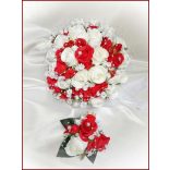 25 szálas fehér-piros rózsás örök-csokor + kitűzővel 