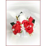 25 szálas fehér-piros rózsás örök-csokor + kitűzővel 