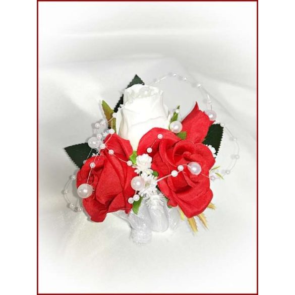 25 szálas fehér-piros rózsás örök-csokor + kitűzővel 