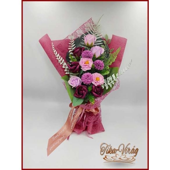 Mályva-lila rózsák, kamélia, dália szappan-virág csokor 