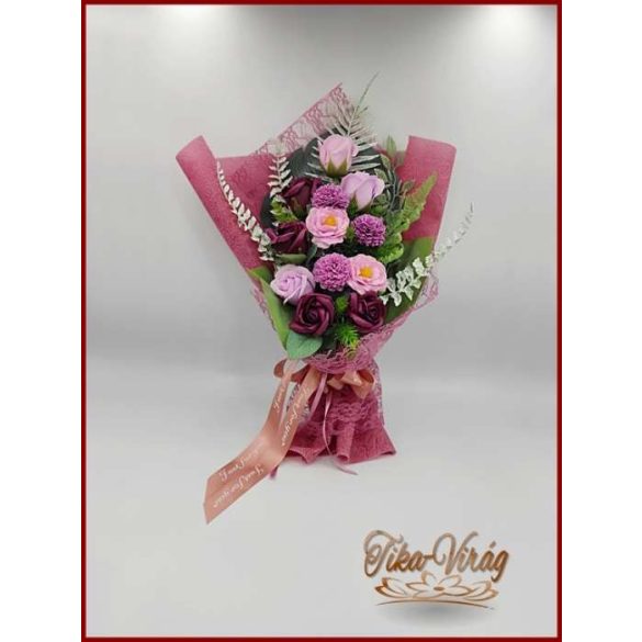 Mályva-lila rózsák, kamélia, dália szappan-virág csokor 