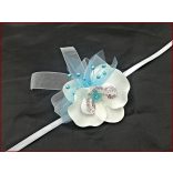 Világoskék-fehér orchideás csuklódísz 