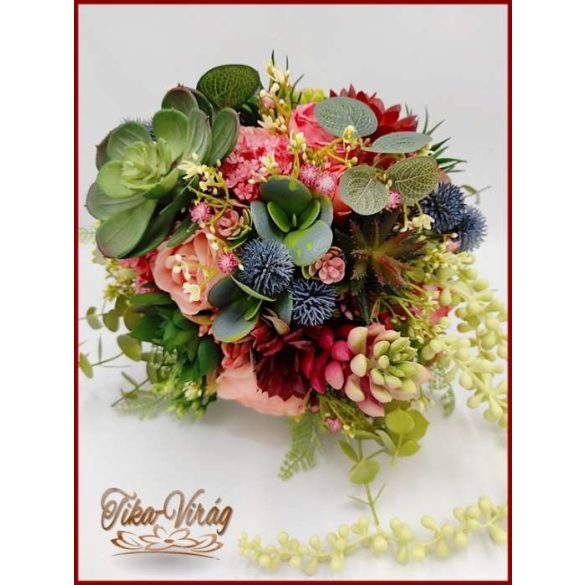 Pozsgás virágokból álló örök-csokor + kitűzővel 