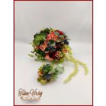 Pozsgás virágokból álló örök-csokor + kitűzővel 