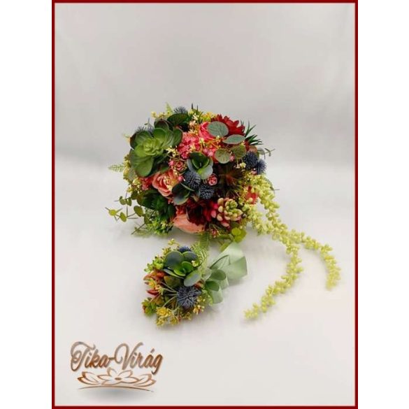 Pozsgás virágokból álló örök-csokor + kitűzővel 