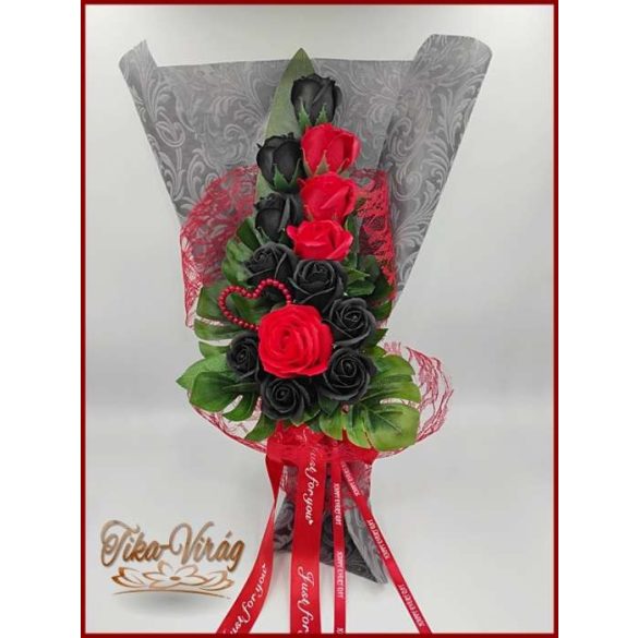Fekete piros rózsákból álló szappanvirág örökcsokor 