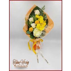   Sárga orchideák, dália - ekrü rózsák és peónia szappan-virág csokor 