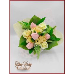   Tulipán-rózsa-hortenzia szappan-virágokból álló csokor 