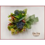 Pozsgás virágokból álló kitűző, bokréta 