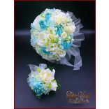 Türkiz-zöld boglárkás-azáleás-ekrü rózsás csokor+ kitűzővel 