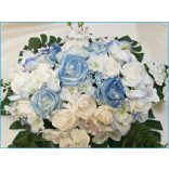 Fehér orchideás-kék rózsás örök-asztaldísz 