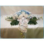 Fehér orchideás-kék rózsás örök-asztaldísz 