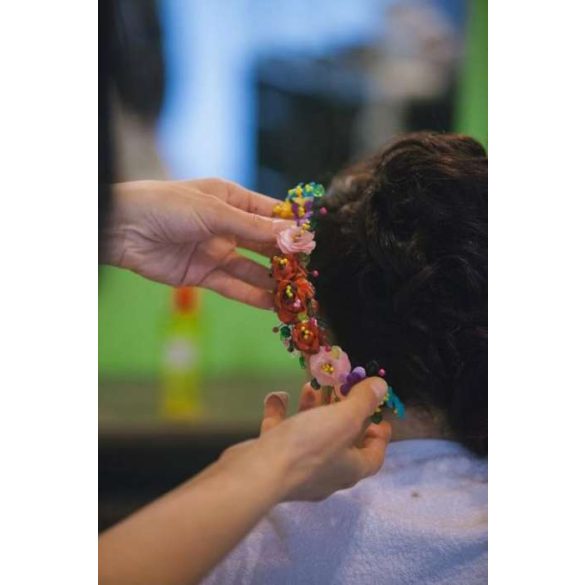 Kalocsai motívumos fejdísz 