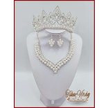 Korona fehér gyöngyökkel díszített + hozzá illő nyakék-szett variáció 180528.