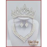 Korona fehér gyöngyökkel díszített + hozzá illő nyakék-szett variáció 180528.
