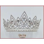 Korona fehér gyöngyökkel díszített + hozzá illő nyakék-szett variáció 180528.