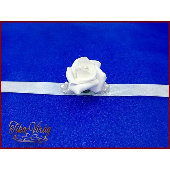 Csuklódísz fehér rózsa-világoskék szalagon 