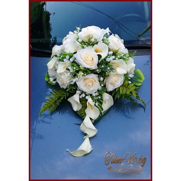 Puder rózsa-fehér kálákkal autódísz 